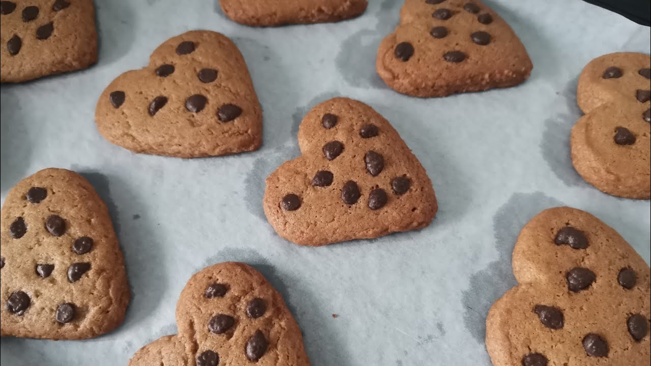 HEART SHAPED COOKIES / VALENTINE'S DAY HEART COOKIES