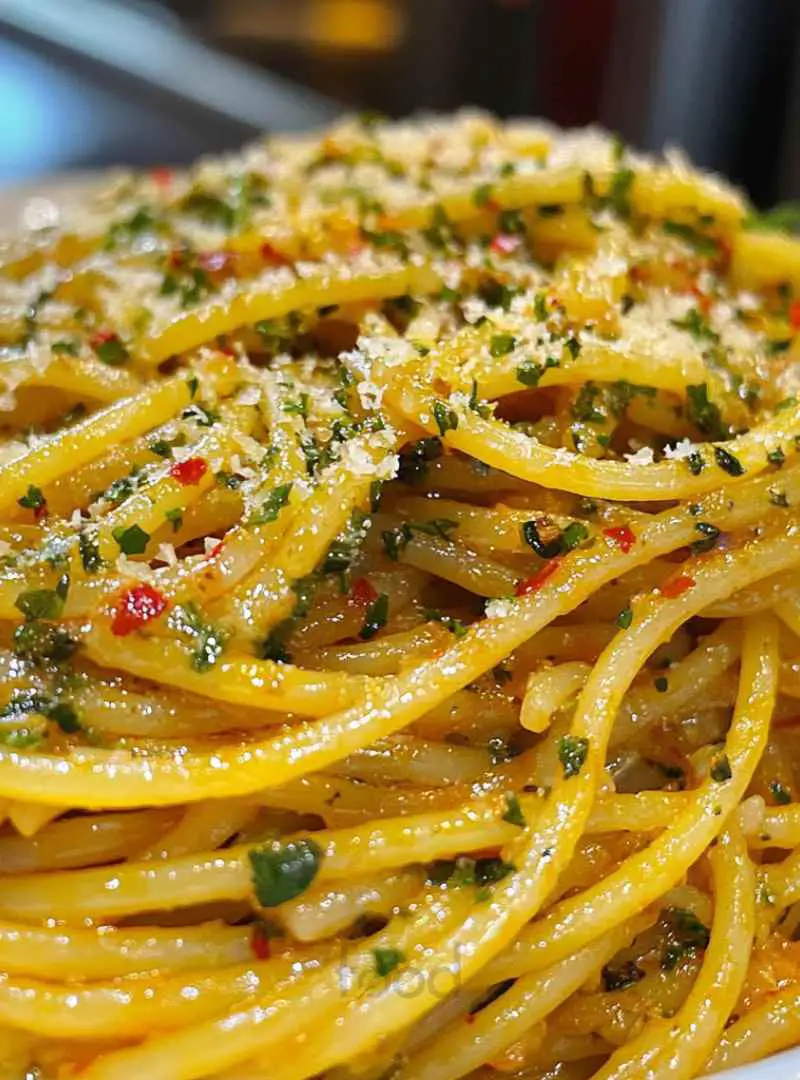 SPAGHETTI AGLIO E OLIO