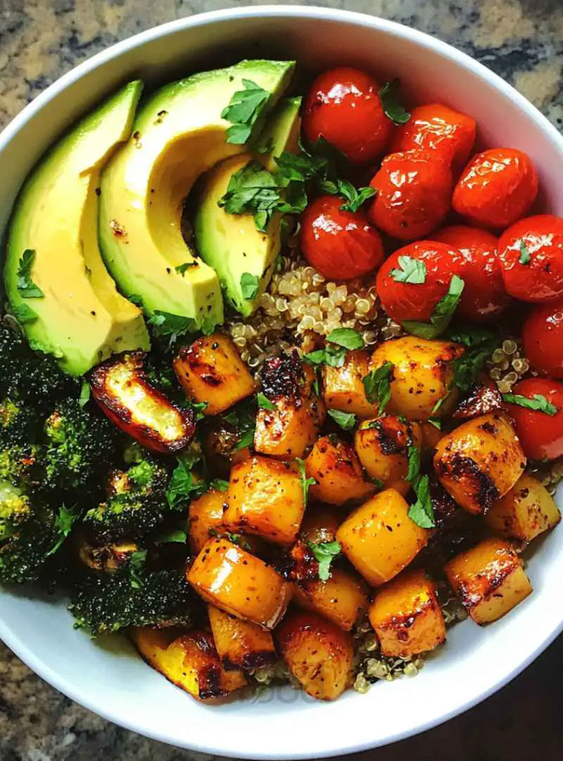  QUINOA BOWL WITH ROASTED VEGETABLES 