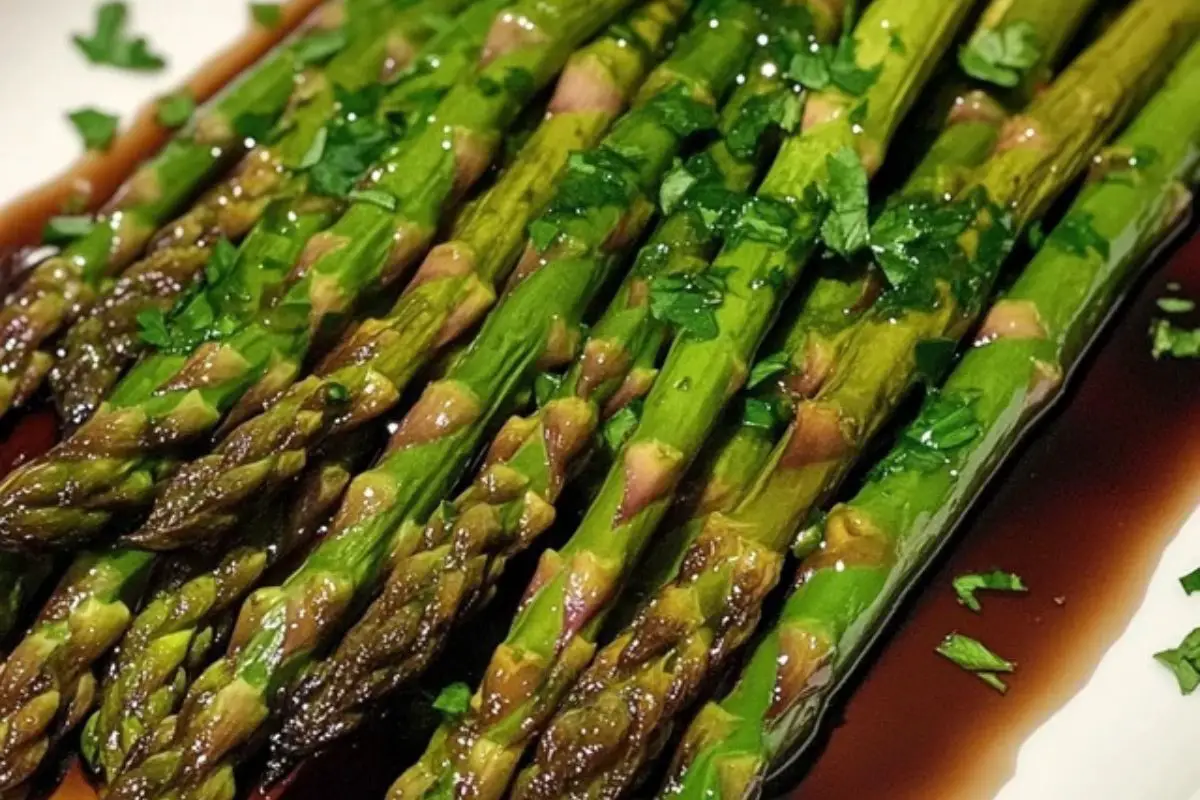 Easy Asparagus with Balsamic Glaze