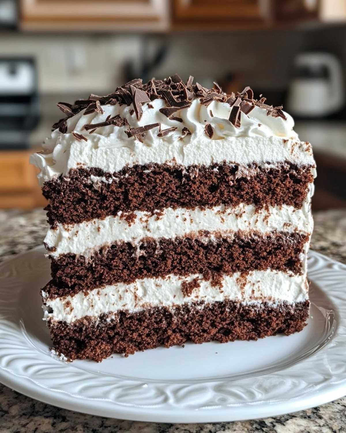 Chocolate Cake with Cream - detail 1