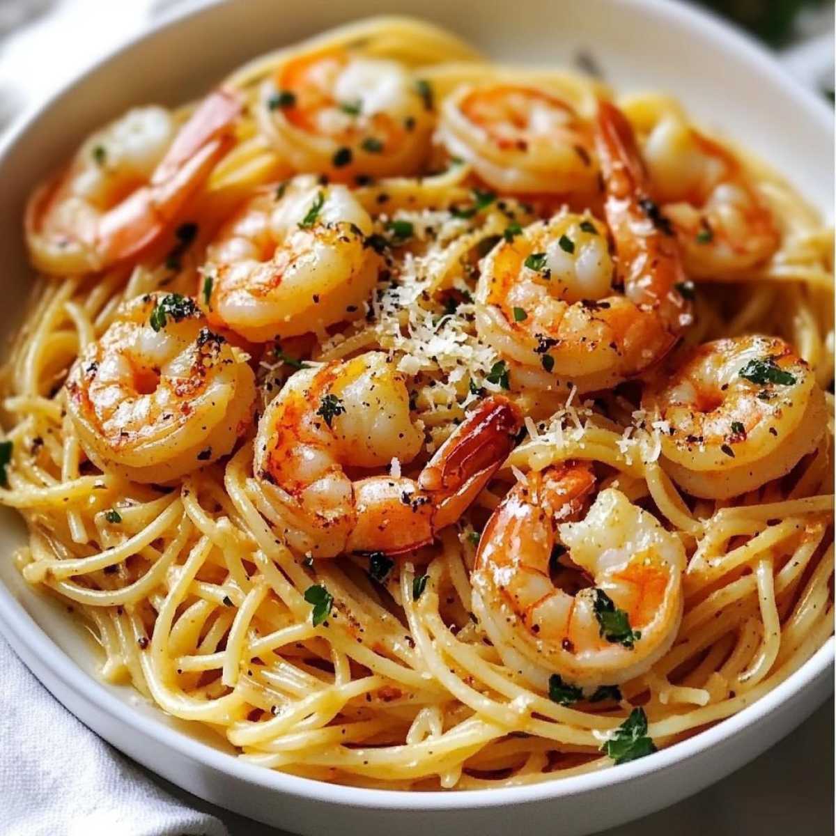 Garlic Butter Shrimp Pasta - detail 2