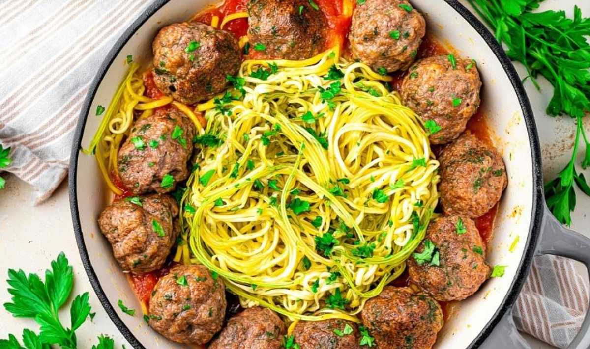 Garlic Butter Meatballs with Zucchini Noodles