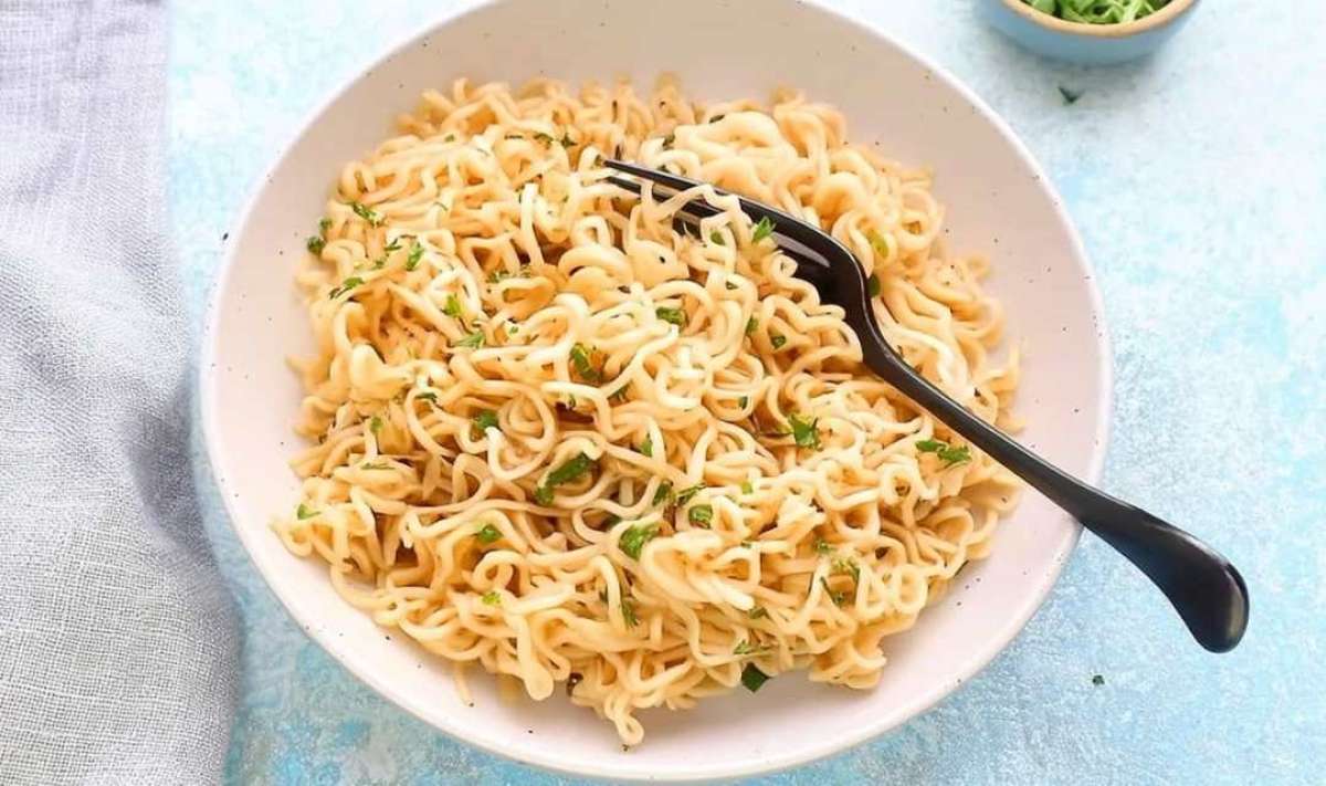 Garlic Butter Ramen Noodles in 10 Minutes
