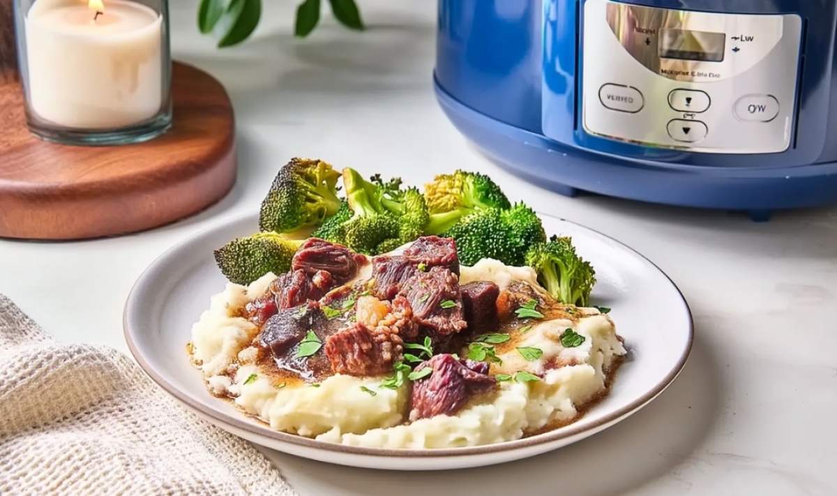 Crockpot Garlic Butter Steak Bites Recipe