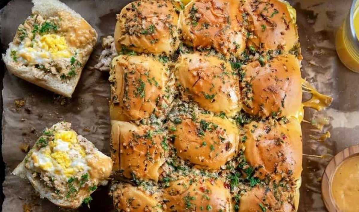 Cowboy Breakfast Sliders Bake