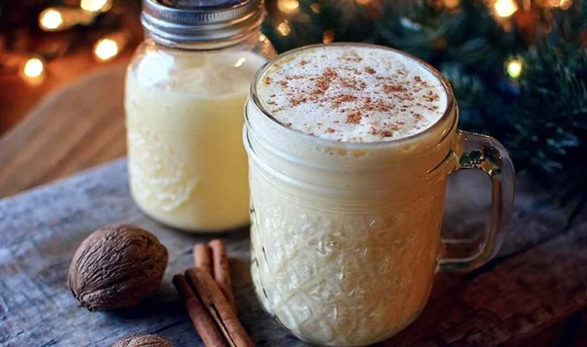 Old-Fashioned Homemade Eggnog Recipe: Creamy Holiday Magic in a Glass