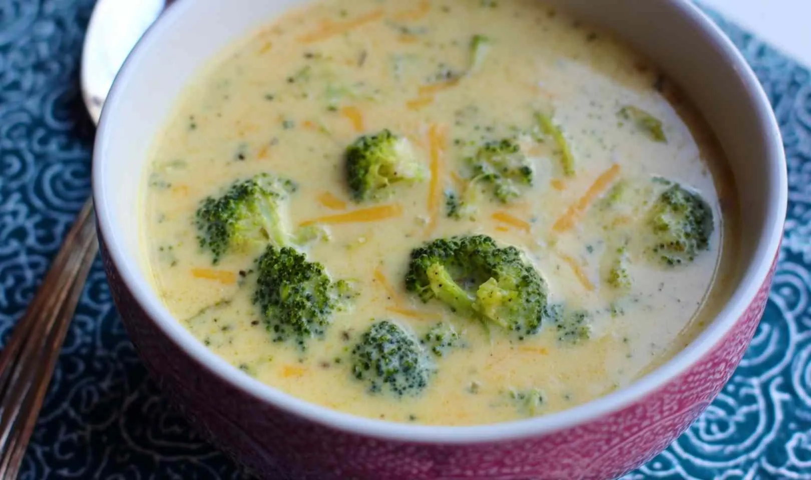 Easy Broccoli Cheese Soup Recipe – Creamy 5-Ingredient Comfort