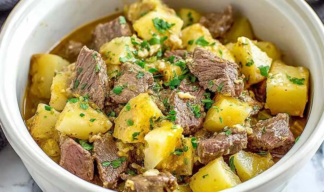 Slow Cooker Steak and Cheddar Potato Casserole