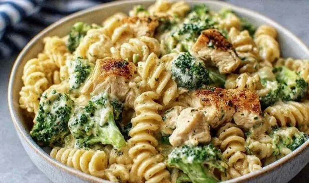 Creamy Rotisserie Chicken Broccoli Pasta Recipe