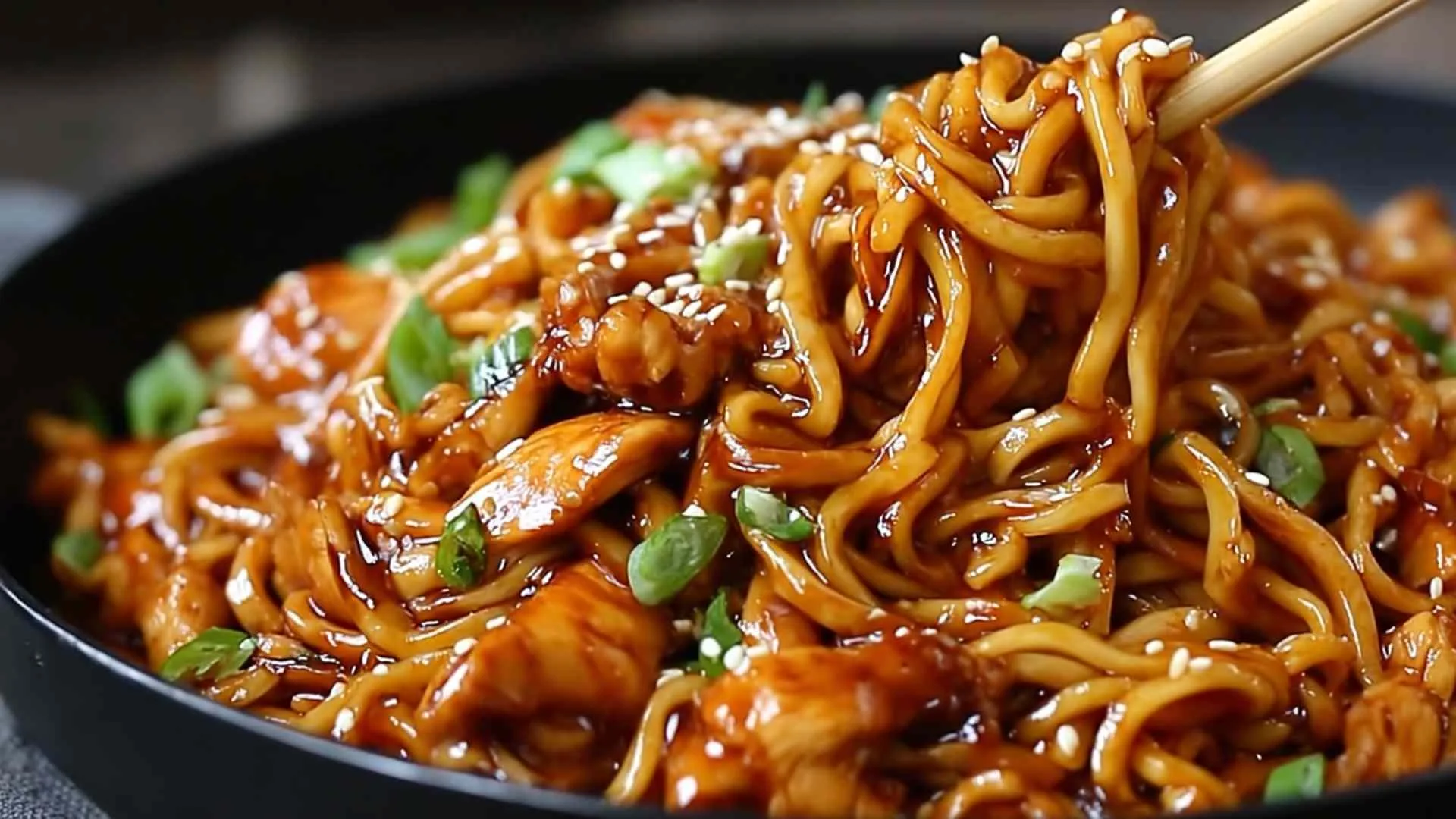Sticky Garlic Chicken Noodles